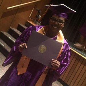 Meet your Posher, Nicole